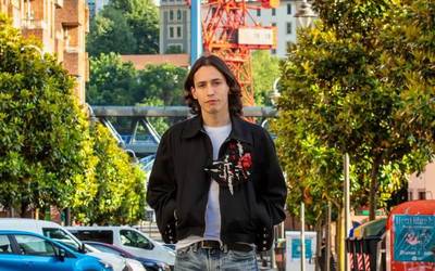 Adrián Romero: “Diseinua eta marketina sarri nahasten dira, eta nik nahiago dut prozesu garden eta hurbilagoetatik lan egitea”