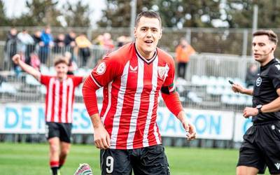Athleticek 2027ra arte luzatu dio kontratua Urko Izeta jokalari aiarrari