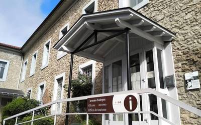 Turismo bulegoan lan egiteko pertsona bat kontratatu nahi du Berako Udalak