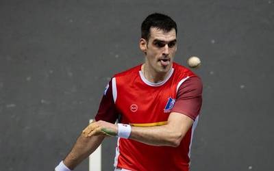 Joseba Ezkurdia Sanferminetako Lau eta Erdiko borrokan sartzen da