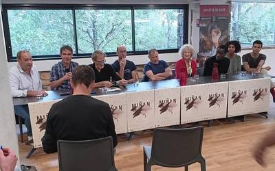 ‘Miñan’ antzezlanaren azken emanaldia Saran antolatzeko bilera deitu dute