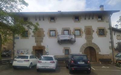 Festetarako garbitzaileak behar dira