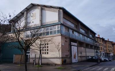 Areto-futbolaren topaleku bilakatuko da pilotalekua 24 orduz