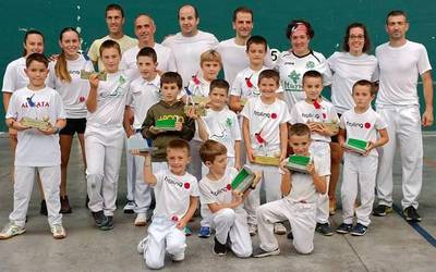 Herriko bestei begira, aurten ere pilota txapelketa paratu dute martxan Arantzan