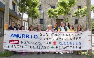 Amurrioko Correoseko langileek mobilizazio gehiago egingo dituzte, zuzendaritzak ez baitu kontrataziorik egin gainkarga konpontzeko