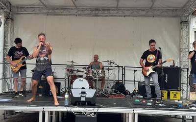 Rock eta heavy doinuek jai giroa sortu dute Aramaion