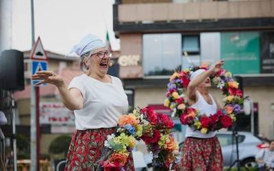 Laudioarrek antzerkia eta zirkua beroaren aurkako entretenigarri gisa izango dute