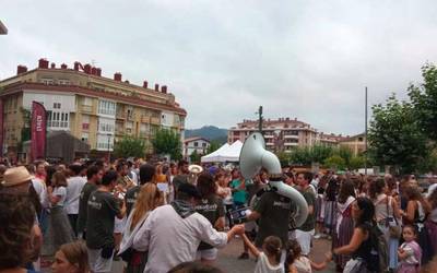 Euskal Jai egunean lan egiteko izena emateko azken eguna da gaur