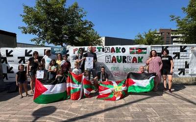 'Gure haurrak ere badira' ekimenak dohaintza egin dio UNRWAri