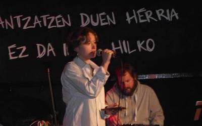 "Arazo sozialak ikuspegi intimotik idazten ditut"
