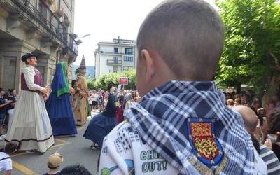 Festetako harrera prestatzen Etxarrin