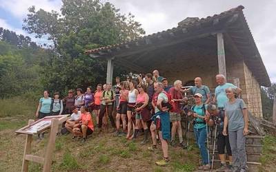 [ARGAZKI GALERIA] Urmuga ekimenagaz bat egin dute Iurretako Amatza auzoan