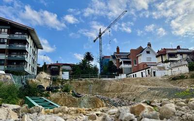 Berriro ere aztertuko dute "Irurak Bat" eraikina eraitsi duen enpresari jarritako zigor ekonomikoa
