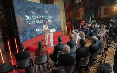 Itsasdarraren azpiko tunelaren lanak 2026ko lehen seihilekoan hasiko dituztela iragarri du Elixabete Etxanobek