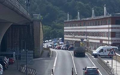 Bi autoren arteko talka izan da Oriotik Zarautzera arteko errepidean