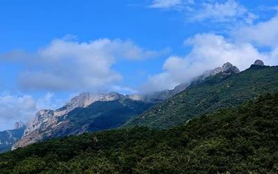 Bueltan dira hodeiak, bai eta euria ere