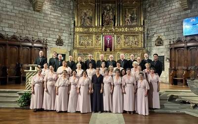 Zarzuela eta opera oihartzunak entzungo dira gaur parrokian, San Pedro Abesbatzaren kontzertuan