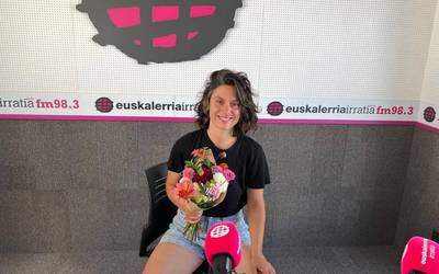 Kattalin Barber: “Loreak bildu eta prentsatu ondoren sormen lanak egiten ditut”