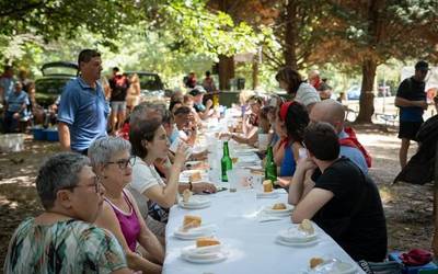 Bizilagunen artean ospatu dute Domingo Deuna Luiaondon