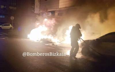 Gizon bat atxilotu dute Barakaldon abuztuan Getxon zortzi auto kaltetu dituen sei sute eragitea egotzita