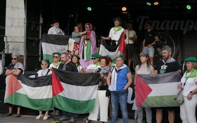 Palestinaren aldeko burrunba entzun da Aiaraldeko hamaika txokotan