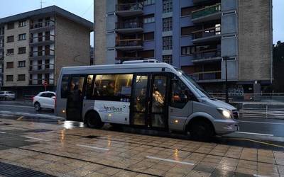 Autobus zerbitzua indartuko dute bihar, Arantzazuko Amaren egunean