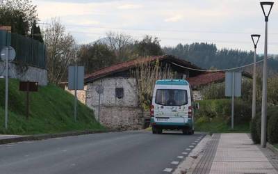 Aizarnazabal eta Zumaia arteko autobus linea indartu du Lurraldebusek, Zumaiara doazen ikasleentzat