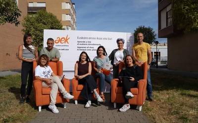 Euskaraz eroso ikasteko eta bizitzeko ikasturtea zabaldu du AEK-k