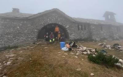 Beriaingo ermitaz arduratzen den taldea KM bertikalean presente egonen da