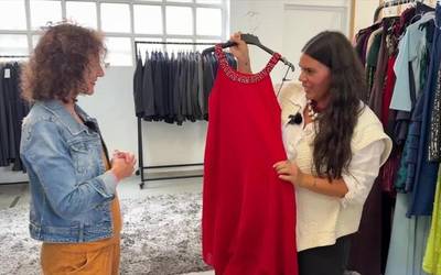 Bigarren eskuko arroparekin dotore Maritxu Kajoi egunean ere