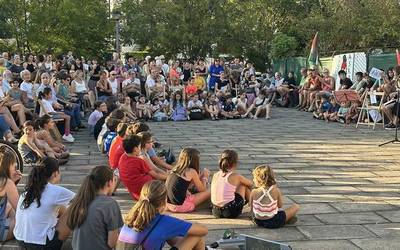 [BIDEOA] 'Ibaitik Itsasora' martxari egindako harrera bideoan