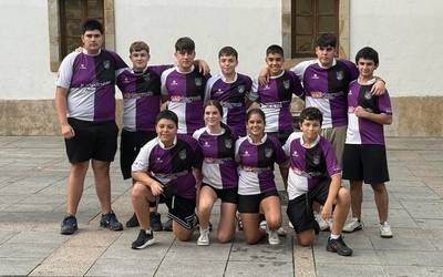 Kategoria guztietakoen talde argazkiak atera dituzte ARTkoek