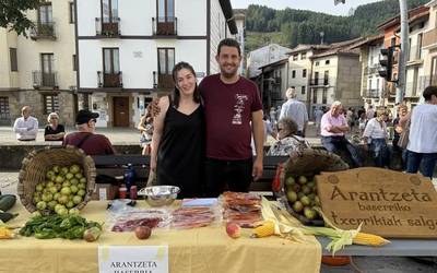 Sagardo Egunaren aitzakian, herriko eragileak bat eginda