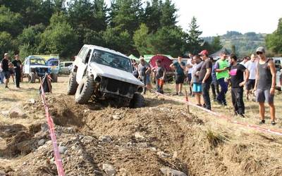 Apotzagako triala iruditan