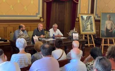 Harrera beroa egin diote bergararrek Miguel Okinaren gaineko liburuari