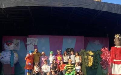 [BIDEOA]: Iurretako jai batzordearen dantzaldia Porrotx eta Marimototsekin