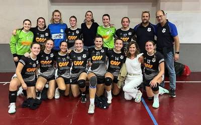 Emakumeen eskubaloi taldeek bikain ekin diote ligari