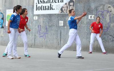 Ugarte-Aizpurua eta Larrea I-Larrea II bikoteak nagusi herriko pilota txapelketan