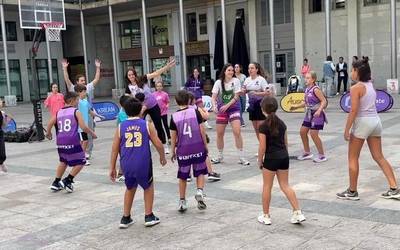 Kirol taldeek eguneroko jarduna plazaratu dute