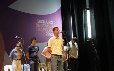 Aitor Bizkarrak irabazi du Bizkaiko Bertsolari Txapelketako lehenengo saioa Urdulizen