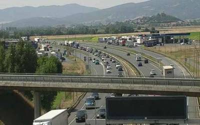Bost ibilgailuk istripua izan dute A-1ean, Lopidan
