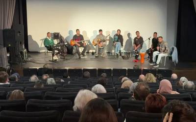 Gazako Sol Band taldearen hitzaldi musikatua izan da Oñatin