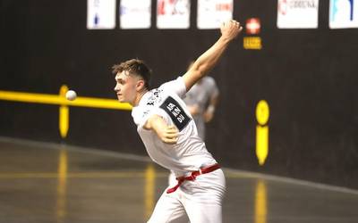 Bergarako Pilota Saila ere martxan, pilotan egiteko aukera ematea buruan