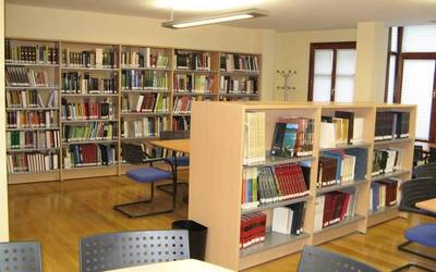 Plentziako Udalak herritarren laguntza eskatu du Haur Liburutegi berrirako liburuak aukeratzeko