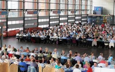 Durangoko jaietako adinekoen bazkarirako izen ematea, zabalik