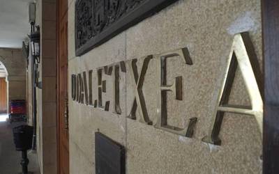 Guardiak 31.000 euro ordaindu beharko dizkio idazkari ohiari