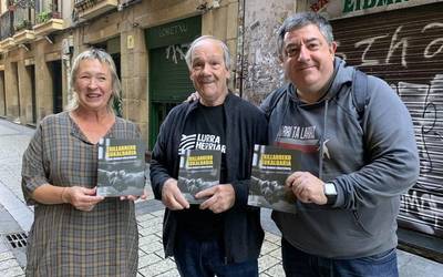 Txillarreko sukaldean gertaturikoak liburu batean bildu dituzte