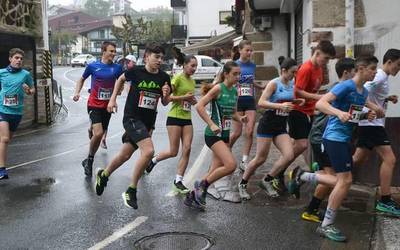 Berako Manttale Mendi Lasterketa Taldeak gaztetxoekin entrenamenduak antolatu ditu