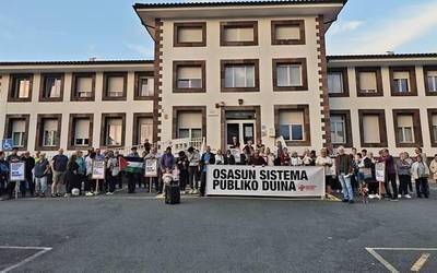 Mediku plazak betetzeko eskatu dute berriz dozenaka baztandarrek