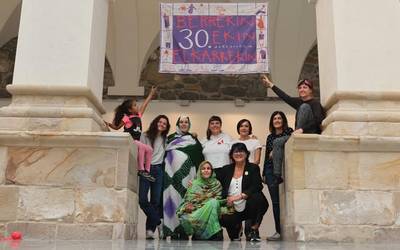 250 argazki, 30 urte ilustratzeko